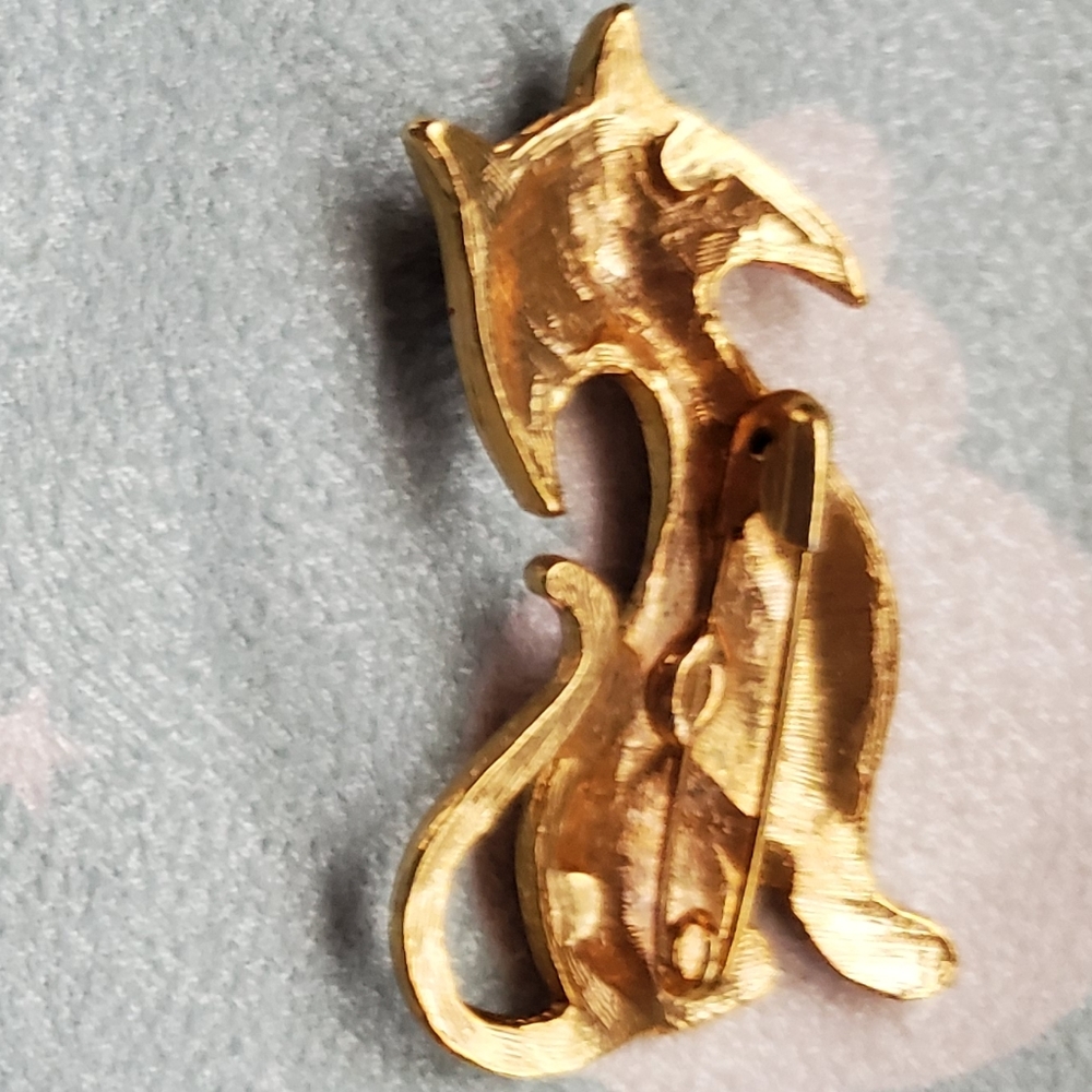 VINTAGE GOLD TONE/RED ENAMEL CAT BROOCH/PIN - Picture 3 of 5